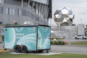 Hisense hợp tác cùng FIFA triển khai kỳ FIFA World Cup™ đầu tiên tích hợp không gian hỗ trợ cảm giác quan.